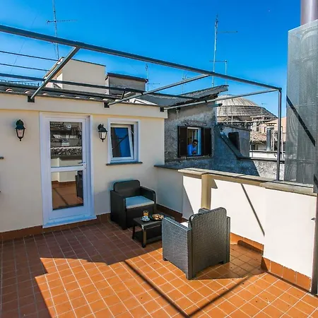 Terrace At Phanteon Apartment